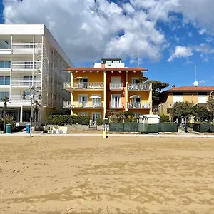 https://villa-fronte-mare-jesolo-lido.hotelslidodijesolo.com